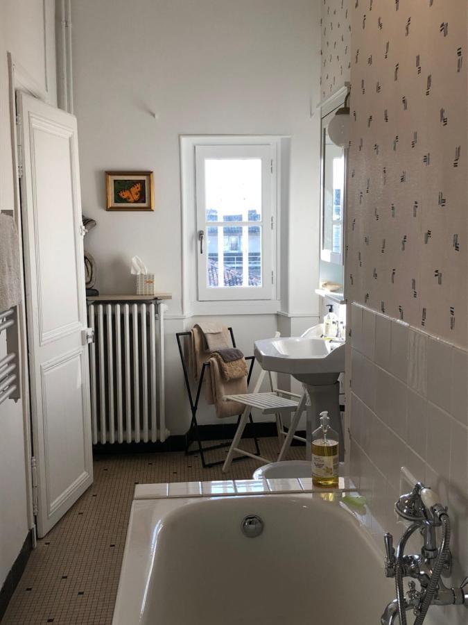 Beautifully Renovated Rooms On Place New York Angulema Exterior foto