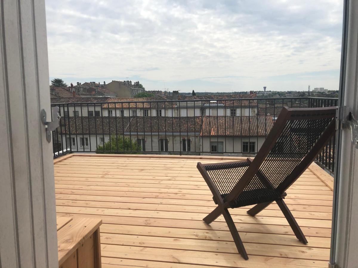 Beautifully Renovated Rooms On Place New York Angulema Exterior foto